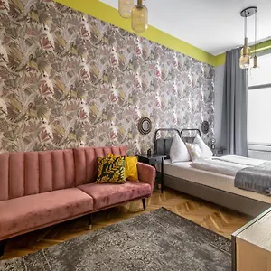  Apartment 3bdr Oasis In The Heart Of